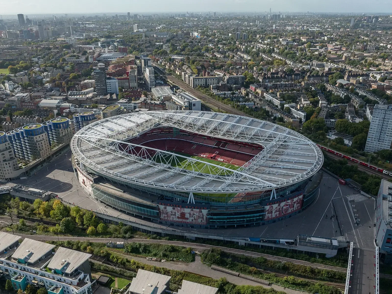Vista aérea del Emirates Stadium en octubre de 2022. Fotografía de archivo.